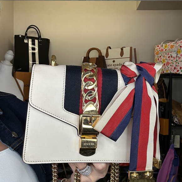 Gucci Sylvie Mini Shoulder Bag White Leather Web Stripe Ribbon Chain 2018 COA - Picture 6 of 13